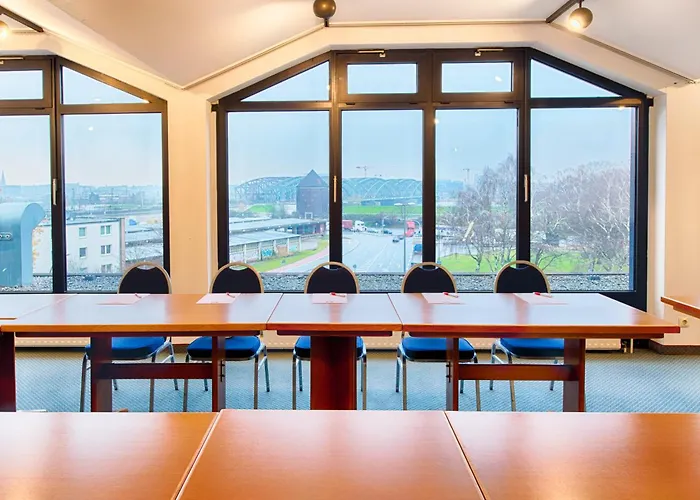 Leonardo Elbbruecken Hotel 4*